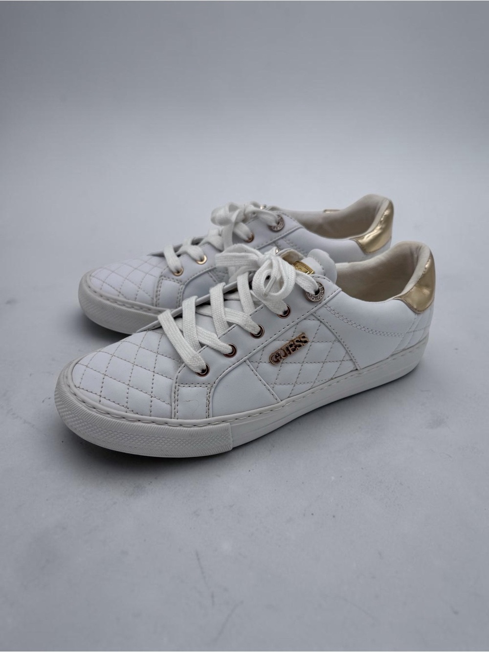 GUESS Loven Quilted White Gold Low Top Sneakers Size 10